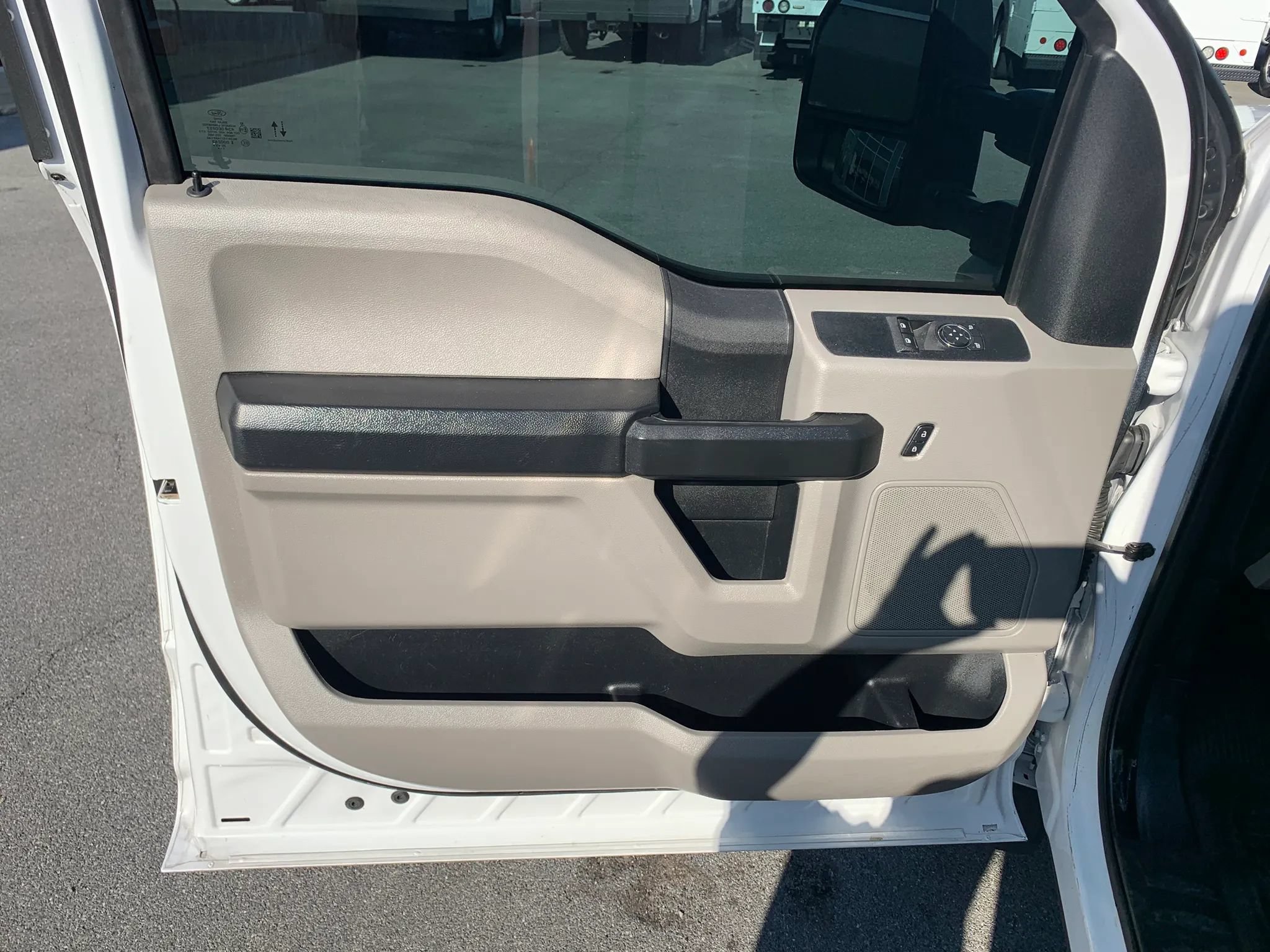 Used 2020 Ford F550 2WD Regular Cab Super Duty image 8
