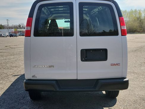 New 2026 GMC Savana 3500 Extended RWD image 6