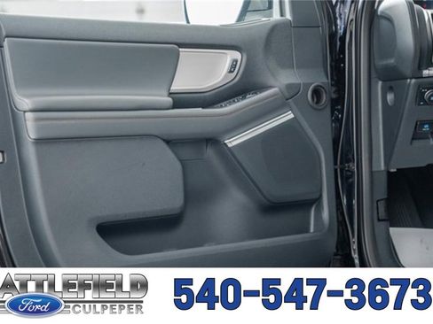 New 2025 Ford Expedition Active image 42