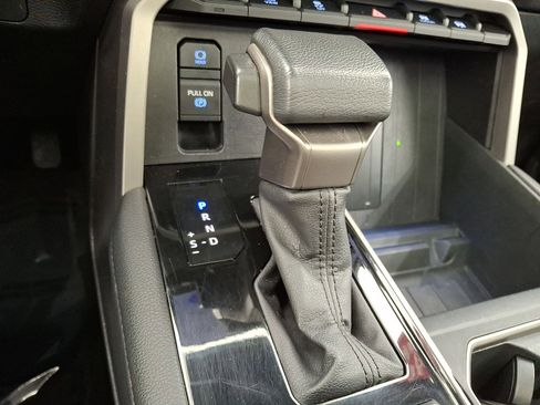 Used 2022 Toyota Tundra Limited image 12