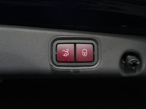 Used 2019 Mercedes-Benz E 300 4MATIC w/ Premium 1 Package image 16