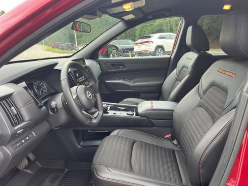 Used 2025 Nissan Pathfinder Rock Creek AWD/4WD image 7