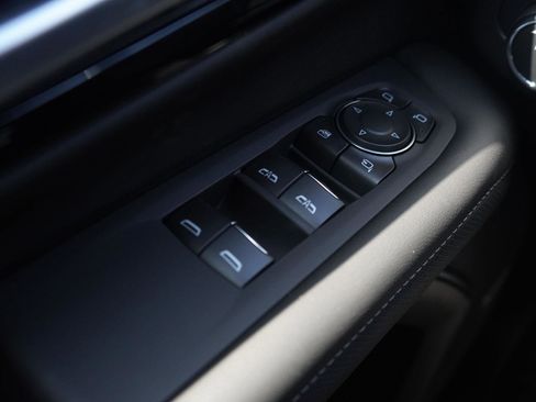 New 2025 Chevrolet Suburban Premier image 17