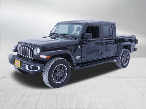 Used 2022 Jeep Gladiator Overland w/ Cold Weather Group image 3