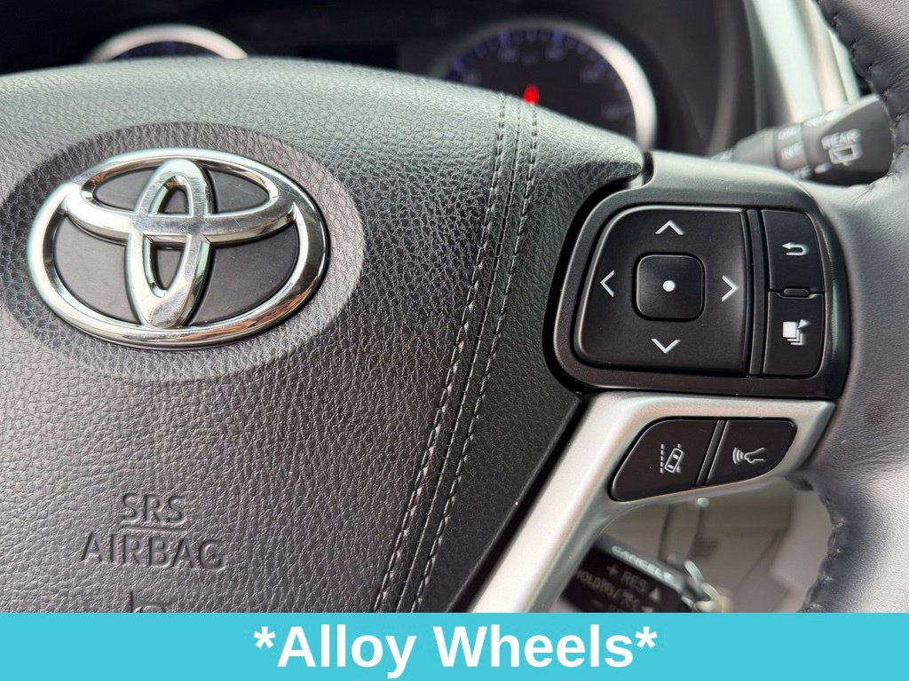 Used 2019 Toyota Highlander Plus FWD image 19