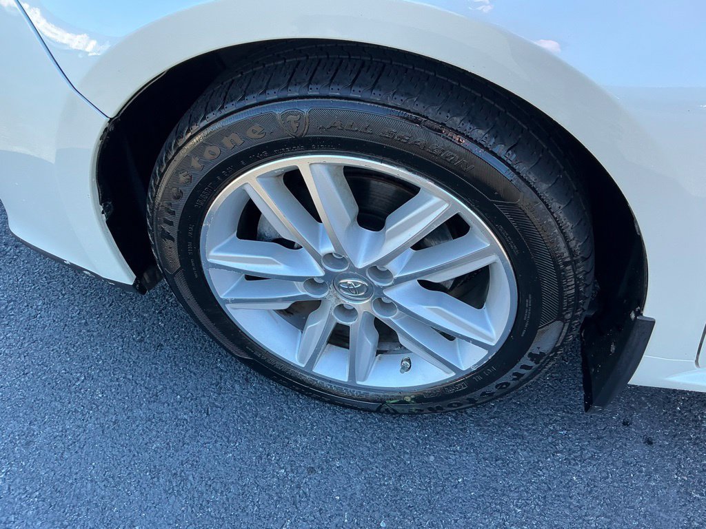 Used 2013 Toyota Avalon XLE Premium FWD image 14