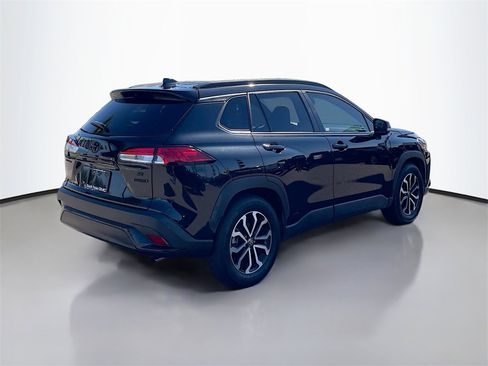 Used 2023 Toyota Corolla Cross S image 7