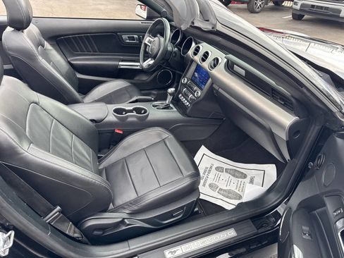 Used 2022 Ford Mustang Premium RWD image 9