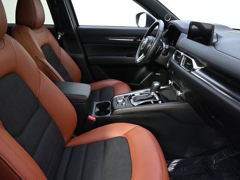 Certified 2025 MAZDA CX-5 Carbon Edition image 17