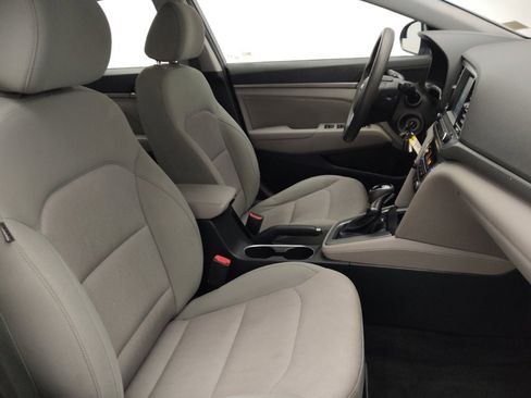 Used 2017 Hyundai Elantra SE image 21