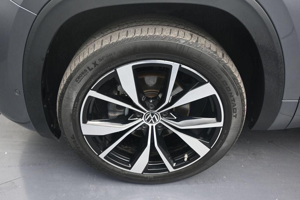 Used 2025 Volkswagen Atlas SEL Premium R-Line AWD/4WD image 9