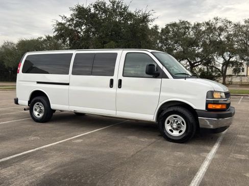 Used 2019 Chevrolet Express 3500 LT w/ LT Preferred Equipment Group image 7