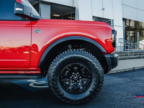 Certified 2023 Ford Bronco Wildtrak image 8