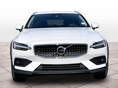 New 2026 Volvo V60 B5 Cross Country Plus w/ Protection Package Premier AWD/4WD image 5