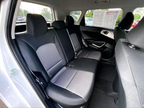 Used 2025 Kia Soul LX w/ LX Technology Package FWD image 24