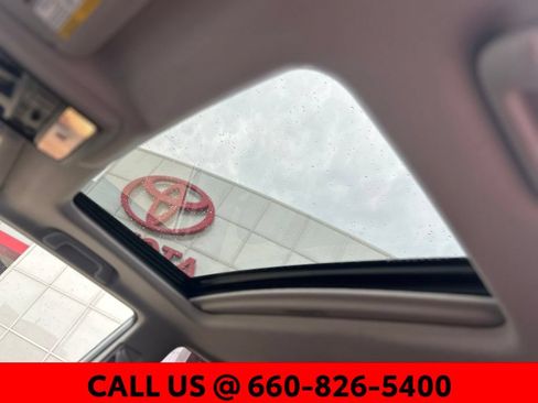 Used 2018 Toyota 4Runner Limited AWD/4WD image 12