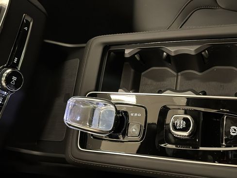 New 2026 Volvo XC90 B5 Core image 19