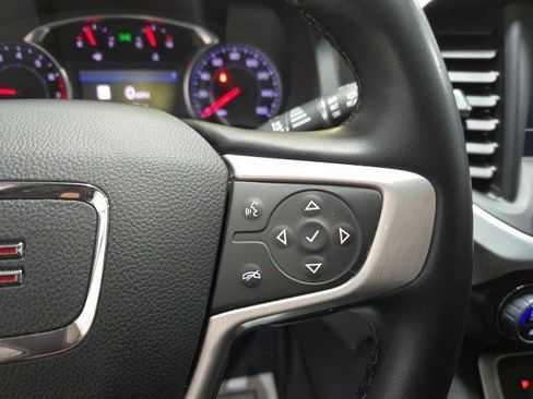 Used 2023 GMC Acadia SLT w/ Preferred Package image 22