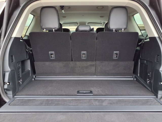 New 2026 Lincoln Navigator Premiere AWD/4WD image 9
