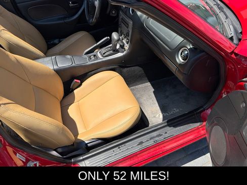 Used 2004 MAZDA MX-5 Miata w/ Convenience Pkg RWD image 12