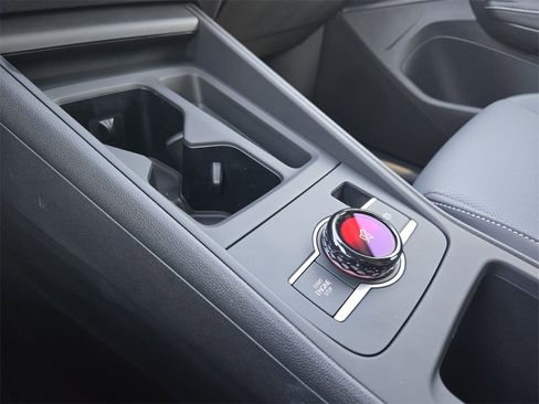 New 2026 Volkswagen Tiguan SE R-Line image 17