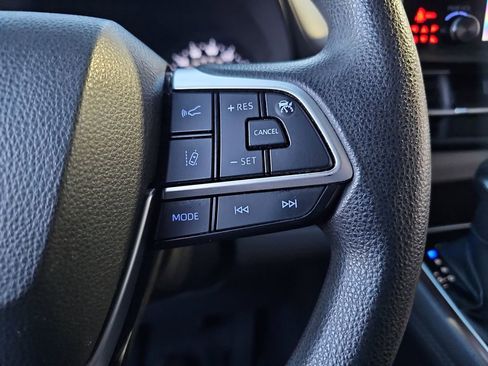 Certified 2021 Toyota Sienna LE FWD image 12