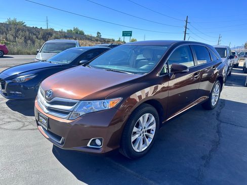 Used 2013 Toyota Venza LE w/ LE Convenience Pkg AWD/4WD image 2