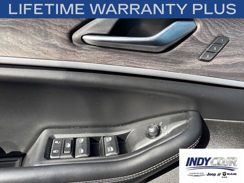 Used 2023 Jeep Grand Cherokee Limited w/ Luxury Tech Group II AWD/4WD image 21