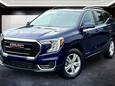 Used 2023 GMC Terrain SLE w/ Driver Convenience Package FWD image 3