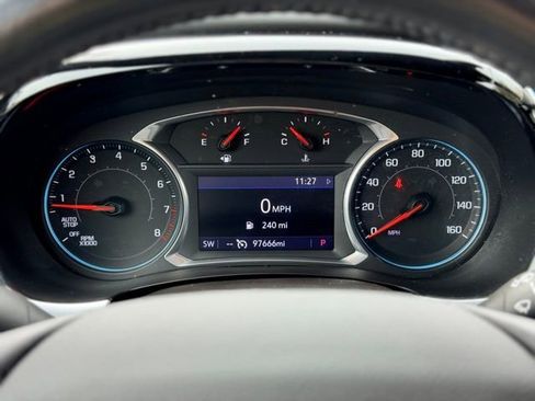 Used 2022 Chevrolet Traverse LT FWD image 9