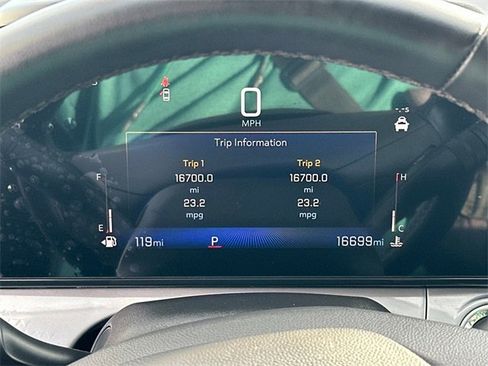 Used 2024 Chevrolet Trax LT w/ LT Convenience Package image 11