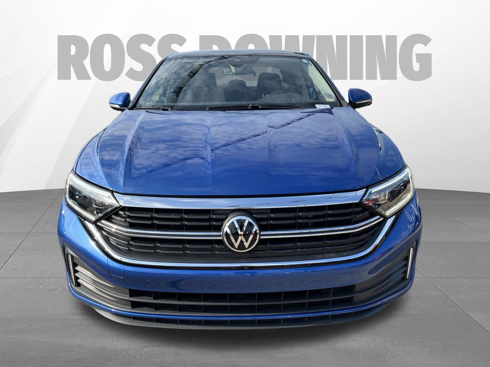 Used 2022 Volkswagen Jetta SEL FWD image 2