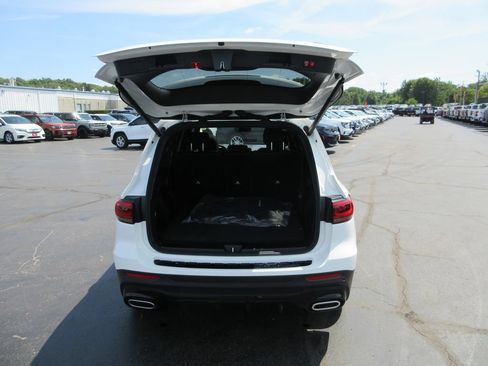 Used 2022 Mercedes-Benz GLB 250 4MATIC image 7