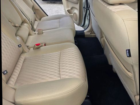 Used 2018 Nissan Rogue SV image 11