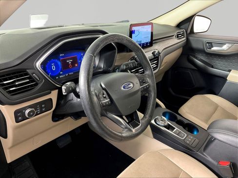 Used 2020 Ford Escape Titanium w/ Titanium Premium Package 2.0 AWD/4WD image 17