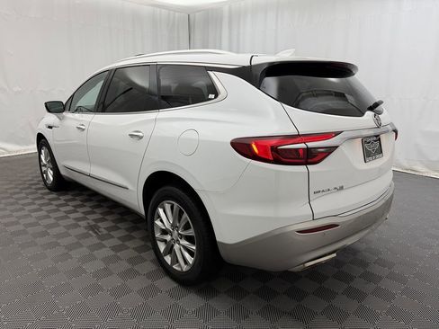 Used 2021 Buick Enclave Essence image 5