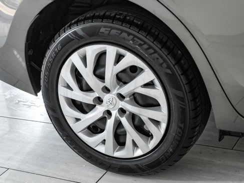 Used 2017 Toyota Corolla LE image 56