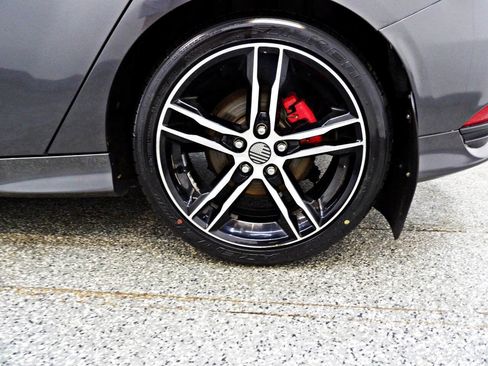 Used 2016 Ford Focus ST w/ Equipment Group 401A FWD image 25