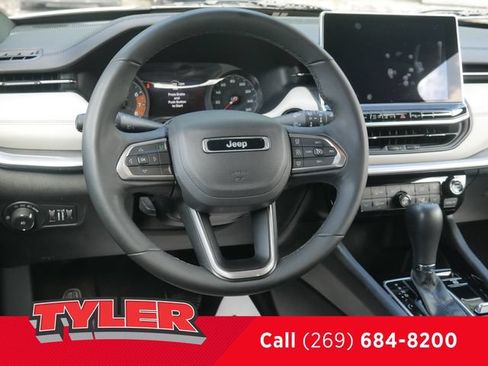 Certified 2025 Jeep Compass Limited AWD/4WD image 41