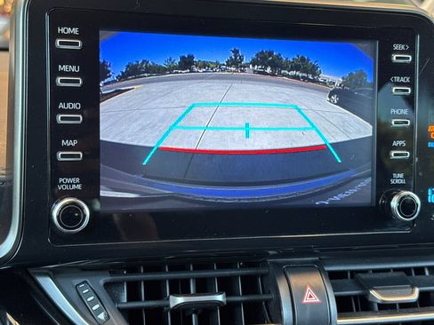 Used 2019 Toyota C-HR LE FWD image 24