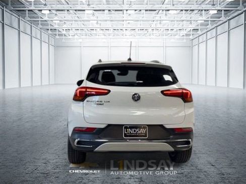 Used 2022 Buick Encore GX Essence w/ Experience Buick Package image 7