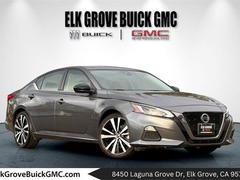 Used 2022 Nissan Altima 2.5 SR image 1