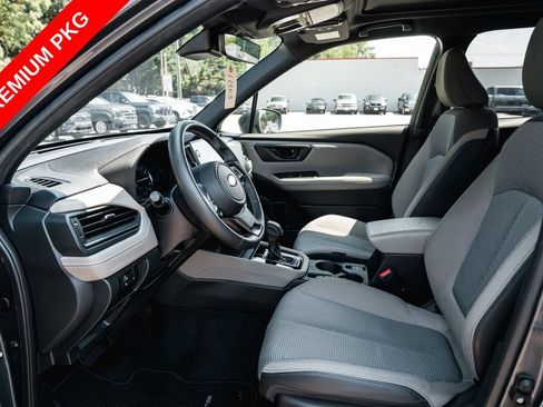 Used 2025 Subaru Forester Premium AWD/4WD image 20