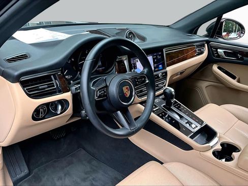 Used 2023 Porsche Macan AWD/4WD image 17