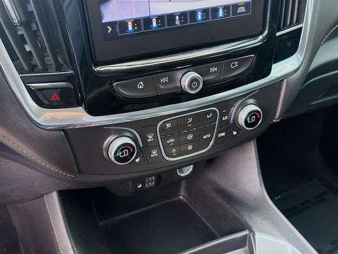 Used 2020 Chevrolet Traverse RS FWD image 12
