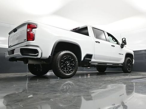 Used 2022 Chevrolet Silverado 2500 LTZ w/ LTZ Plus Package AWD/4WD image 62