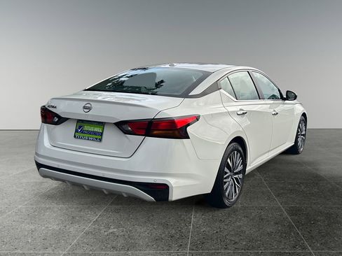 Used 2025 Nissan Altima 2.5 SV FWD image 7