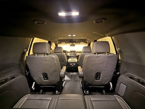 Used 2024 GMC Yukon XL SLT w/ SLT Luxury Package image 37