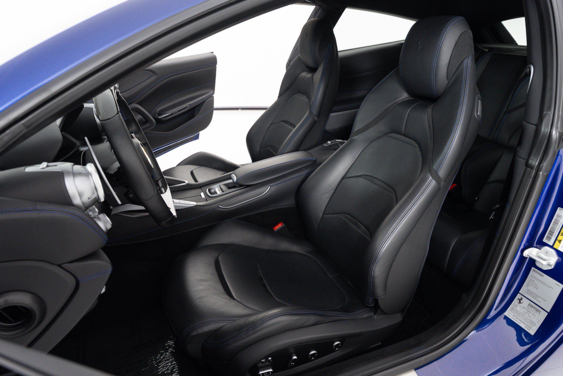Used 2019 Ferrari GTC4Lusso T RWD image 17