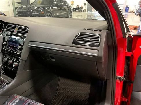 Used 2020 Volkswagen Golf 4-Door FWD image 16